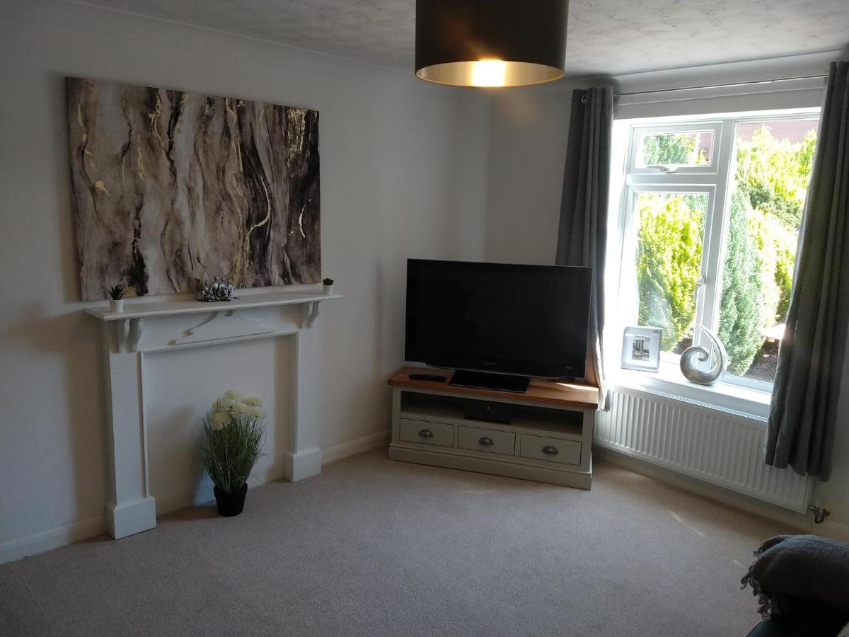 Stamford Redcot Gardens Stylish 2 Bed Family Town House With Parking Villa Dış mekan fotoğraf